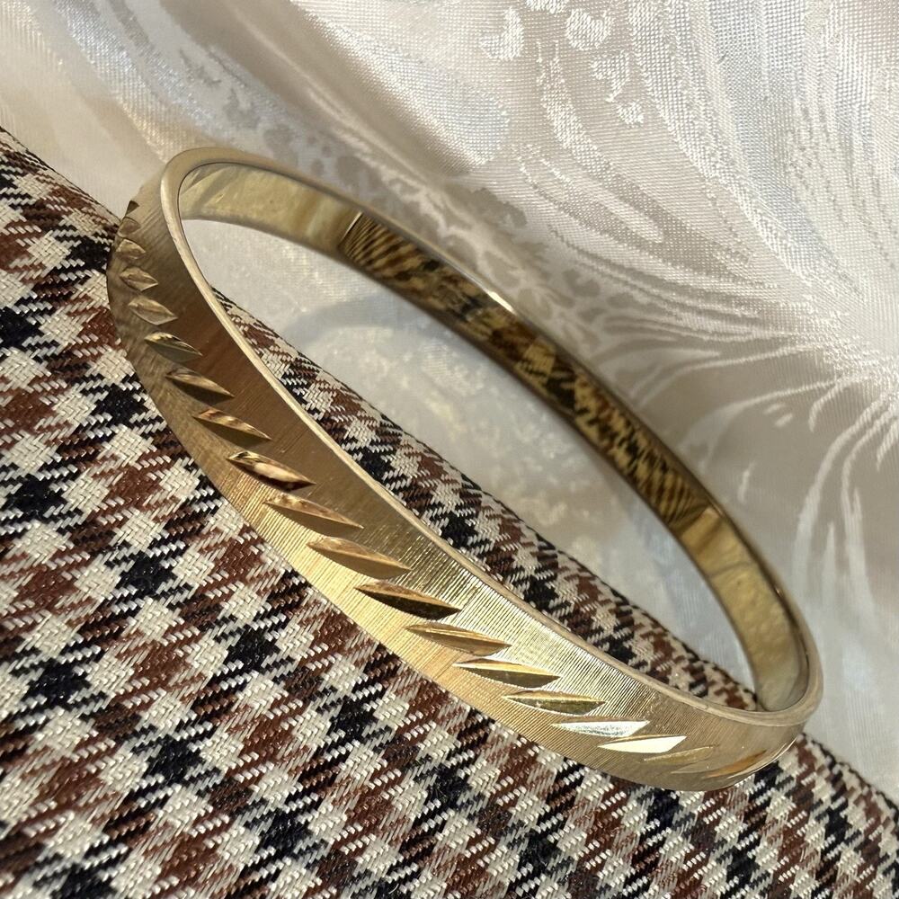 Vintage 1960’s Monet Brushed Triple Gold Plate Diamond Cut Bangle Bracelet